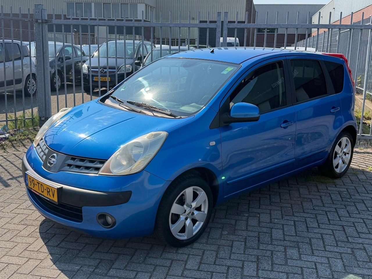 Nissan Note - 1.6 First Note 5 deurs hoge instap! NL AUTO NAP! 2e eigenaar! Airco l Trekhaak l Elek pake - AutoWereld.nl