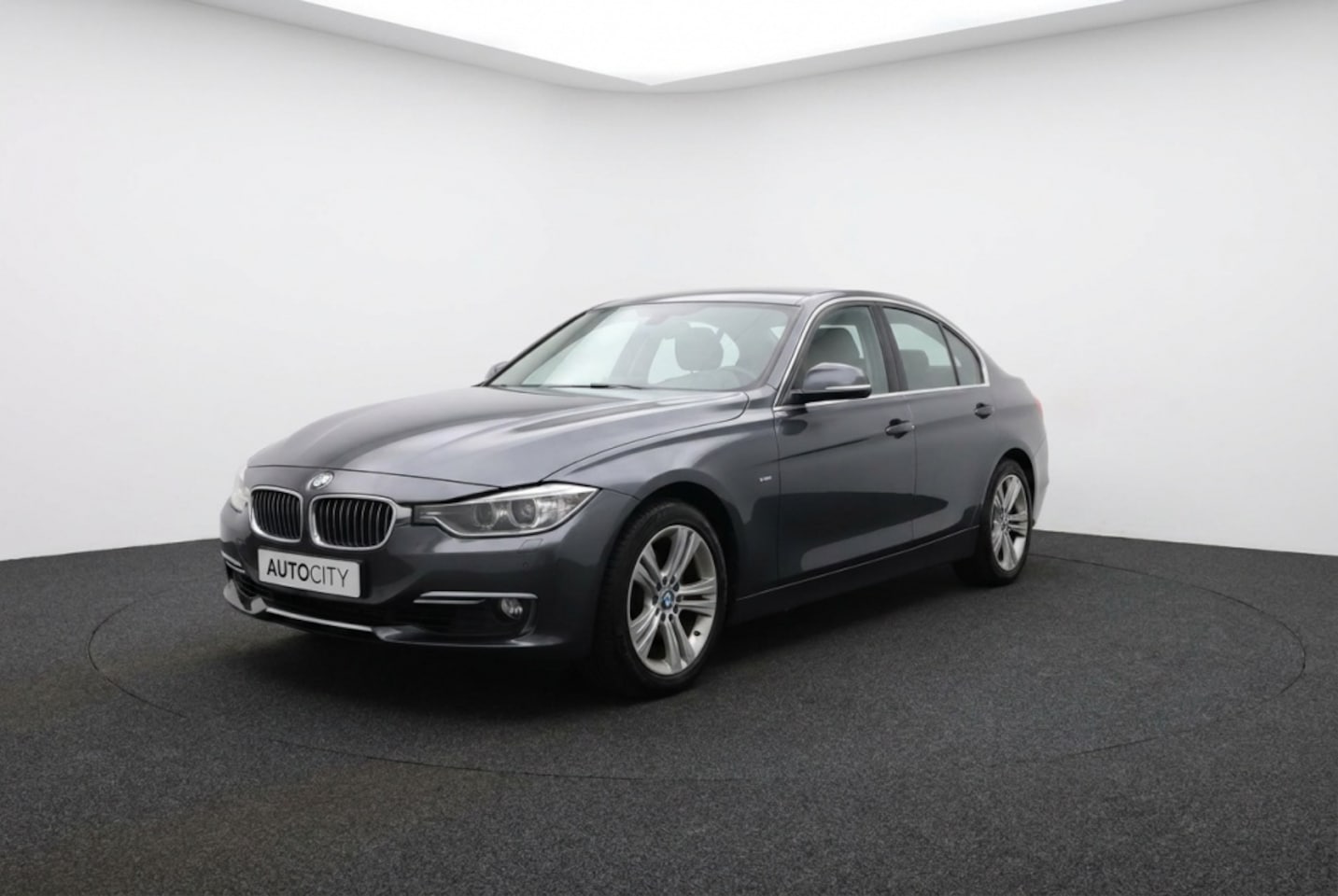 BMW 3-serie - Limousine 320 i Leder l Navi l Stoelverwarming l Cruise - AutoWereld.nl