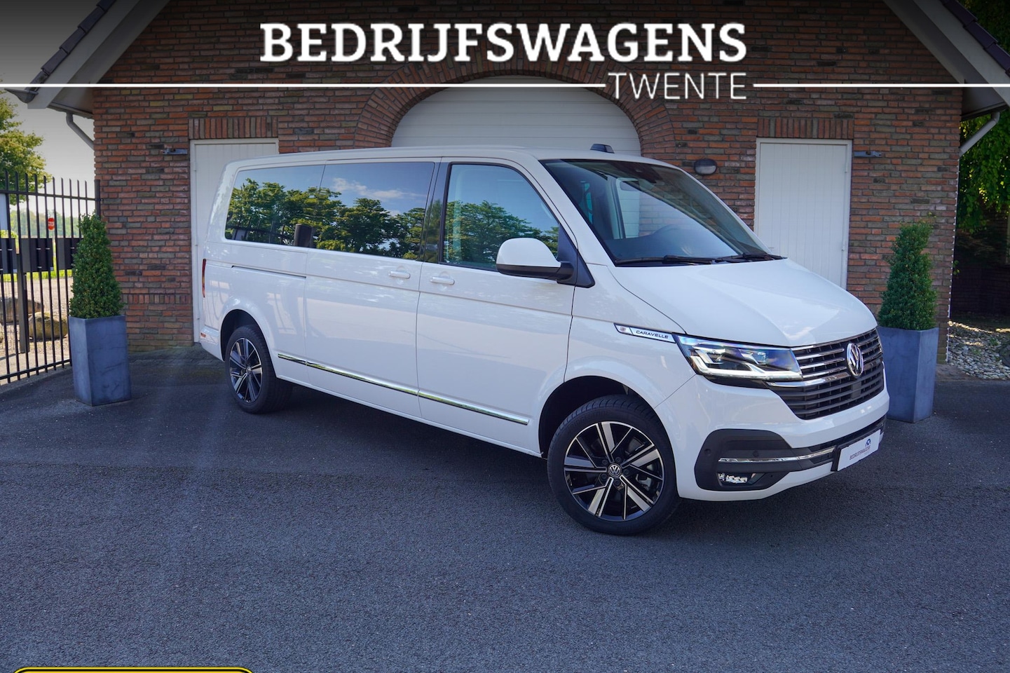 Volkswagen Transporter Caravelle - T6.1 2.0 TDI 204 PK DSG L2H1 A-KLEP SIDE ASSIST LANE ASSIST ACC LED - AutoWereld.nl
