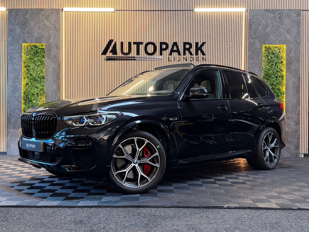 BMW X5 - XDrive45e M-SPORT|PANO|HuD|H&K|360CAM|MASSAGE|TREKHAAK|PREMIUM SELECTION|SFEERVERLICHTING| - AutoWereld.nl