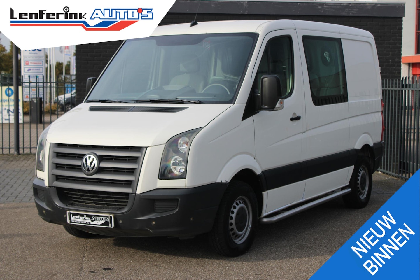 Volkswagen Crafter - 2.5 TDI 136 pk Dubbel Cabine L1 Airco, Trekhaak Cruise Control, Sidebars, Youngtimer, 6-Zi - AutoWereld.nl