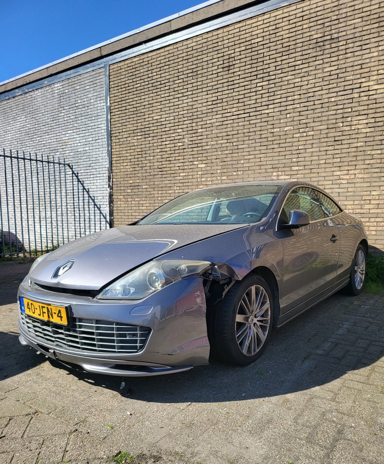 Renault Laguna Coupé - 3.5 V6 Initiale schade Handel/Export - AutoWereld.nl