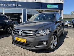 Volkswagen Tiguan - 1.4 TSI 125 PK / TREKHAAK / NAVI / PDC