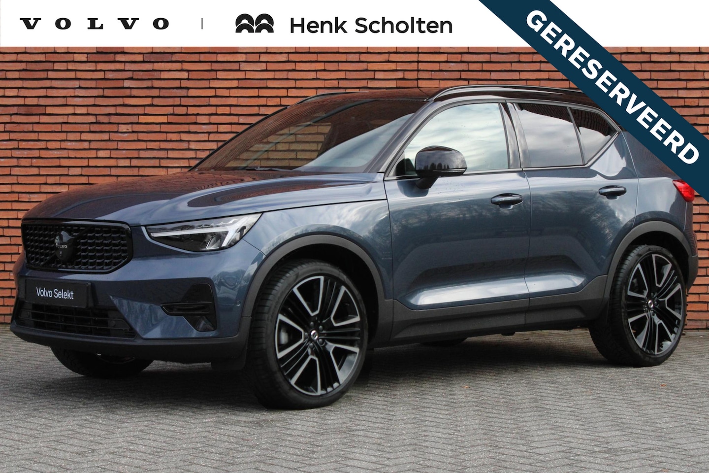 Volvo XC40 - B4 Plus Black Edition | Panoramisch schuif-/kanteldak | Elektrisch verstelbare voorstoelen - AutoWereld.nl