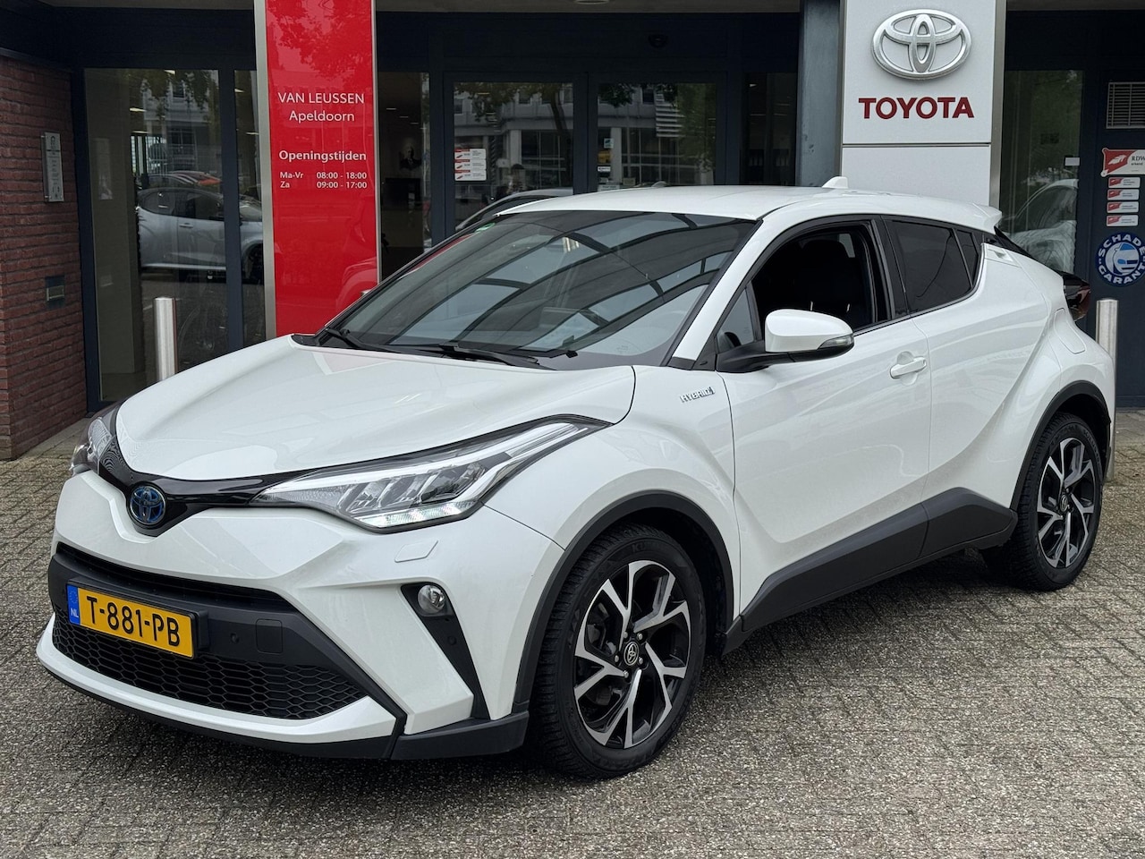 Toyota C-HR - 1.8 Hybrid BUSINESS PLUS TREKHAAK STOEL/STUURVERW 4S-BANDEN PARK-SENSOREN APPLE/ANDROID CA - AutoWereld.nl