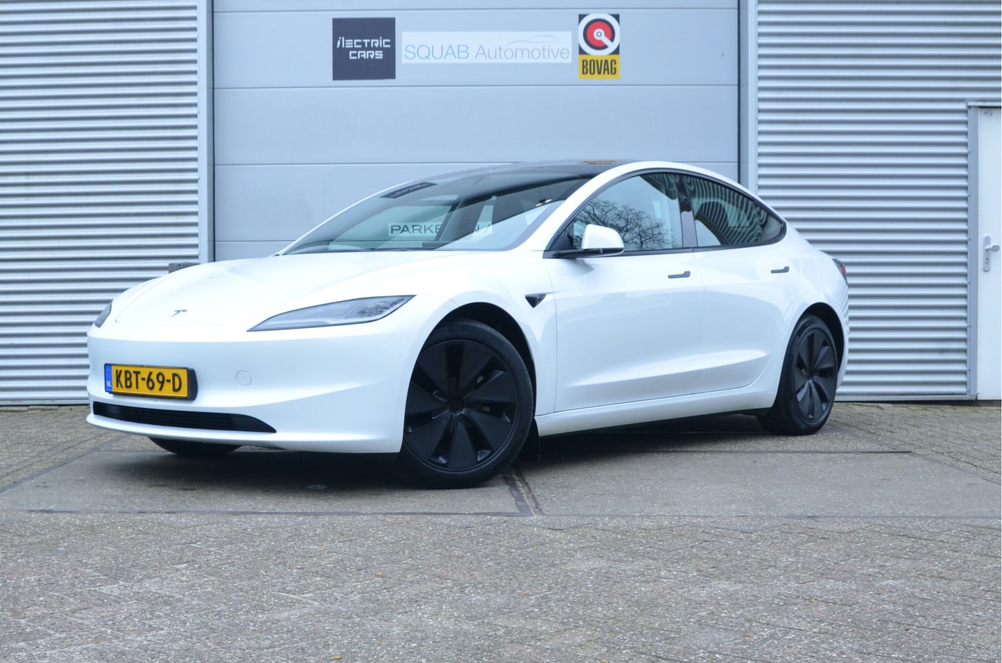 Tesla Model 3 - RWD 60 kWh Highland, LFP Accu, AutoPilot4.0 Ryzen (FSD 99,- p/mnd) - AutoWereld.nl