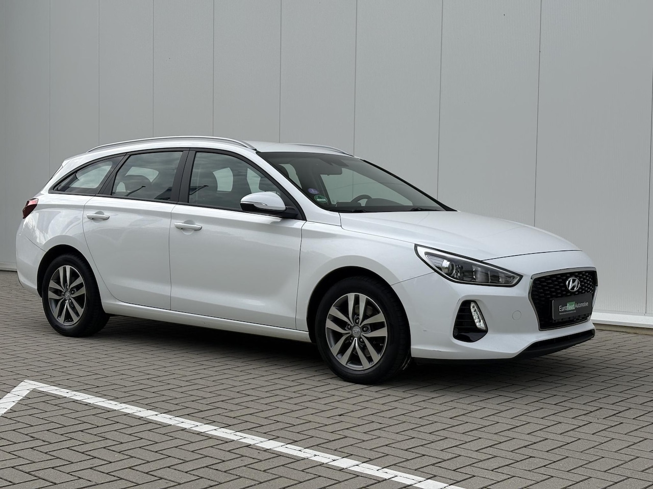 Hyundai i30 - 1.4 T-GDI Comfort | AUTOMAAT | Carplay | Camera | Stuur & stoelverwarming | Trekhaak