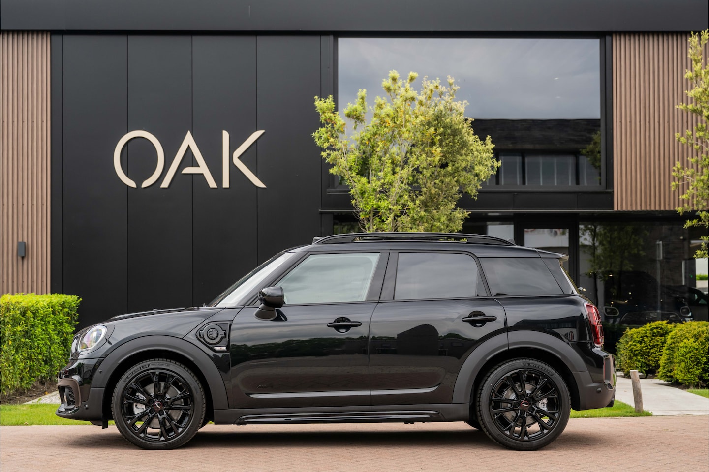 MINI Countryman - Cooper SE Hybrid ALL4 JCW-Trim | Navi | Panorama | Half Leder | Memory | Head-Up | H&K | C - AutoWereld.nl