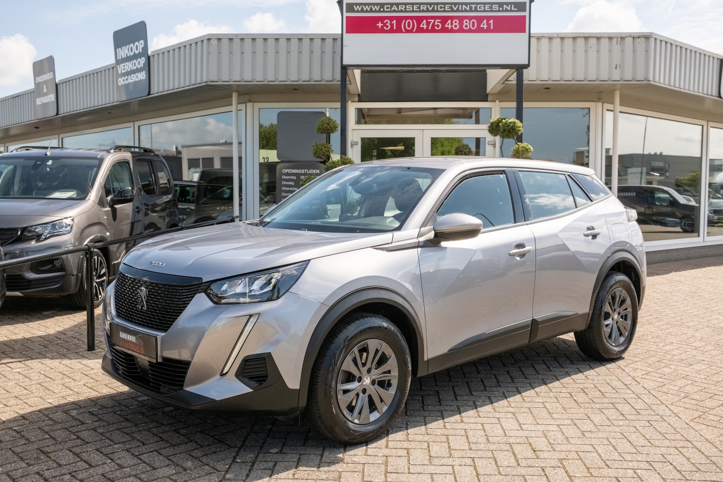 Peugeot 2008 - 1.2 PureTech Active Pack Navi, PDC, Apple carpay, L/m velgen! - AutoWereld.nl