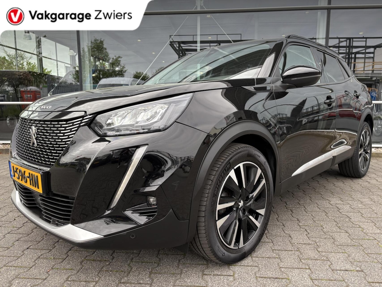 Peugeot 2008 - 1.2 PureTech Blue Lease Allure Cruise|Carplay| Camera| - AutoWereld.nl