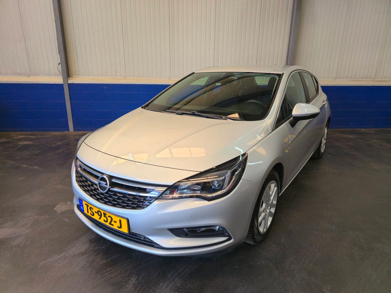 Opel Astra - 1.6 CDTI Business 1.6 CDTI Business+ - AutoWereld.nl