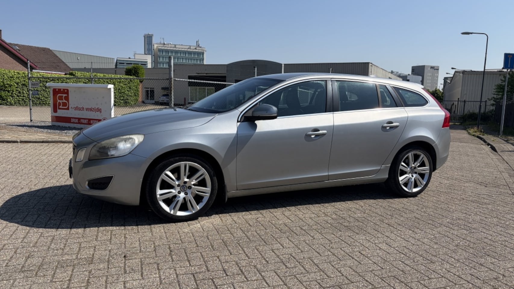 Volvo V60 - 2.0 D3 Momentum 2.0 D3 Momentum - AutoWereld.nl