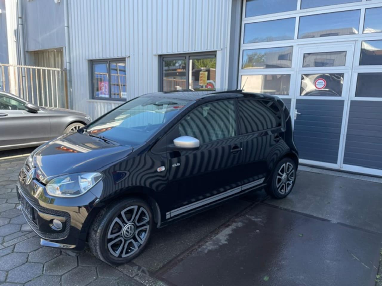 Volkswagen Up! - 1.0 groove up! BlueMotion Club uitvoering - AutoWereld.nl