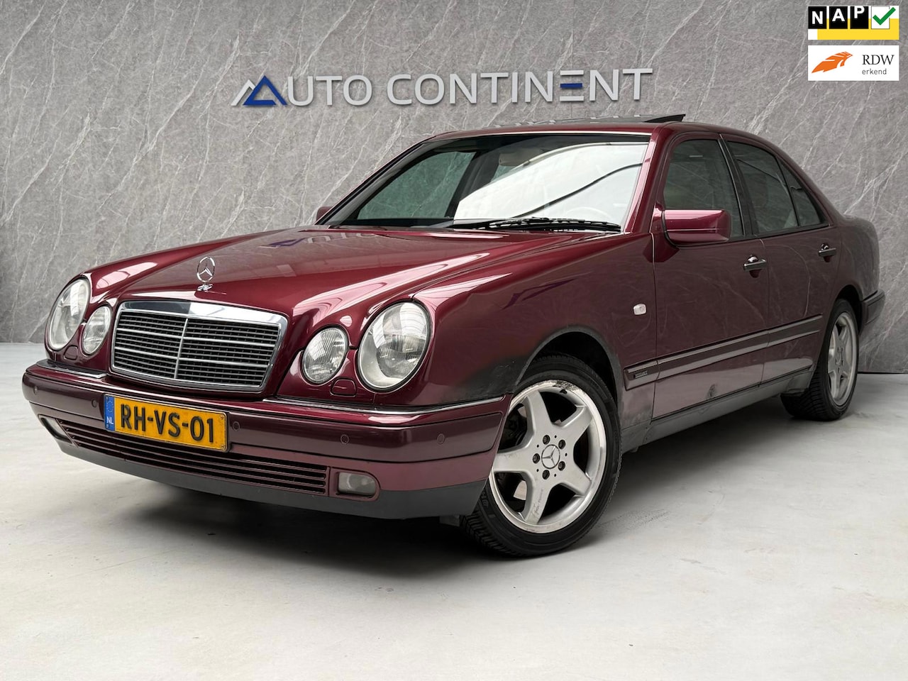 Mercedes-Benz E-klasse - 320 Avantgarde / AUT / NAP / APK / Rijdt Goed - AutoWereld.nl