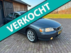 Volvo S60 - 2.4 Kinetic AUTOMAAT , NL AUTO, LEER , STOELVERWARMING, SCHUIFKANTELDAK