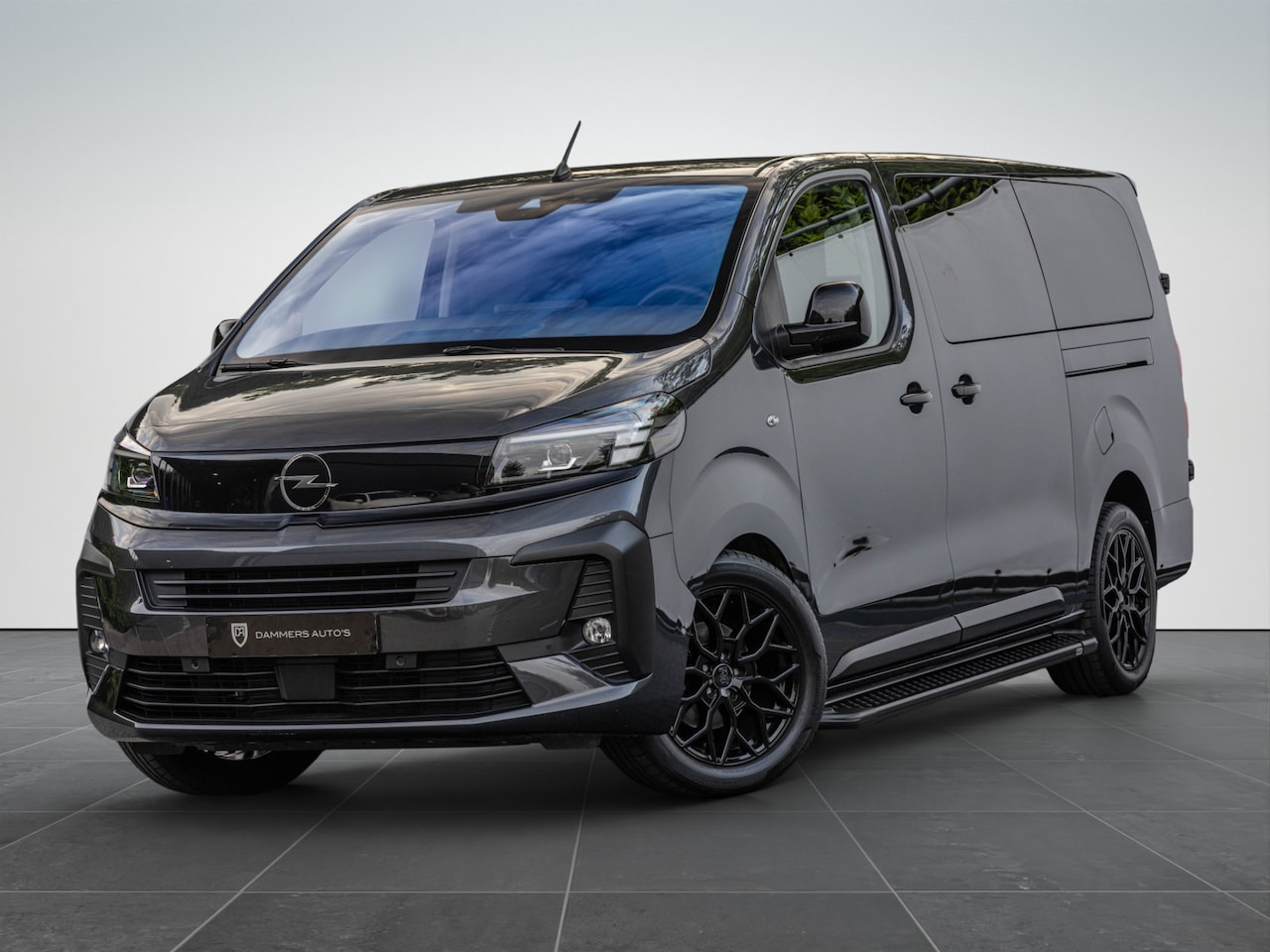 Opel Vivaro - 2.0 Diesel 180 S&S L3 Dub. Cabine 18'' LED Massage Leder - AutoWereld.nl