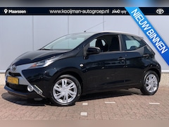Toyota Aygo - 1.0 VVT-i x-play | Navigatie | Camera | Airco