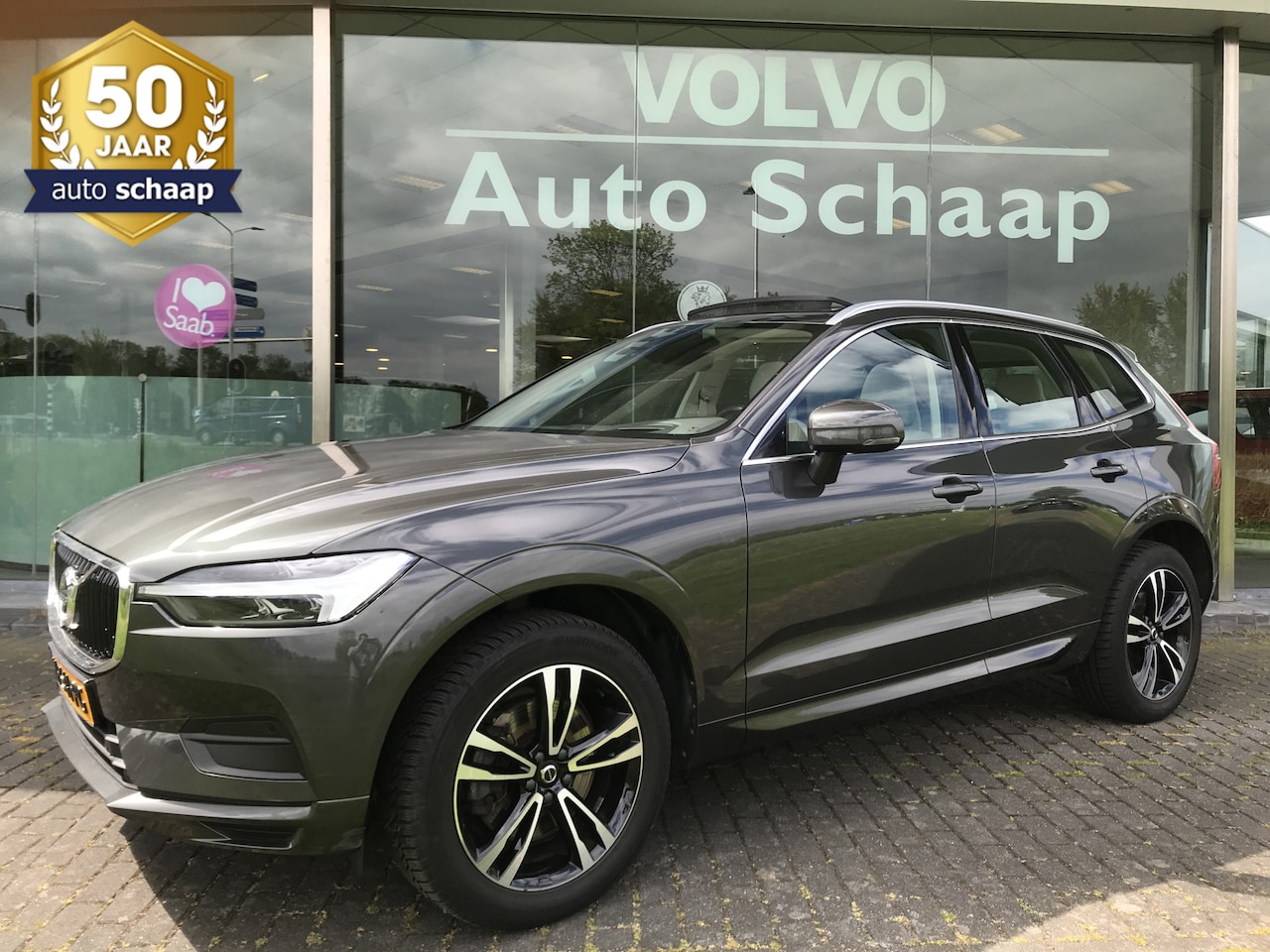 Volvo XC60 - 2.0 B5 Momentum Exclusive | Rijklaar incl 12 mnd Bovag | Panoramadak Trekhaak Carplay Head - AutoWereld.nl