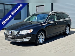 Volvo V70 - 2.0 T5 245pk Nordic+ SCHUIFDAK XENON 2e eig. NL-auto