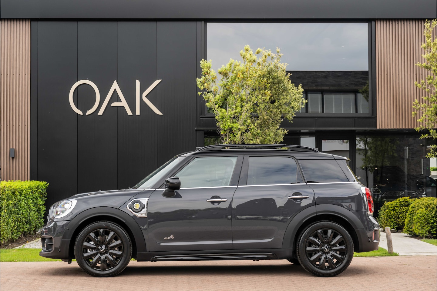 MINI Countryman - 1.5 Cooper SE Hybride ALL4 Chili | Navi | Panorama | Leder | PDC | 18"LM | Thunder Grey - AutoWereld.nl