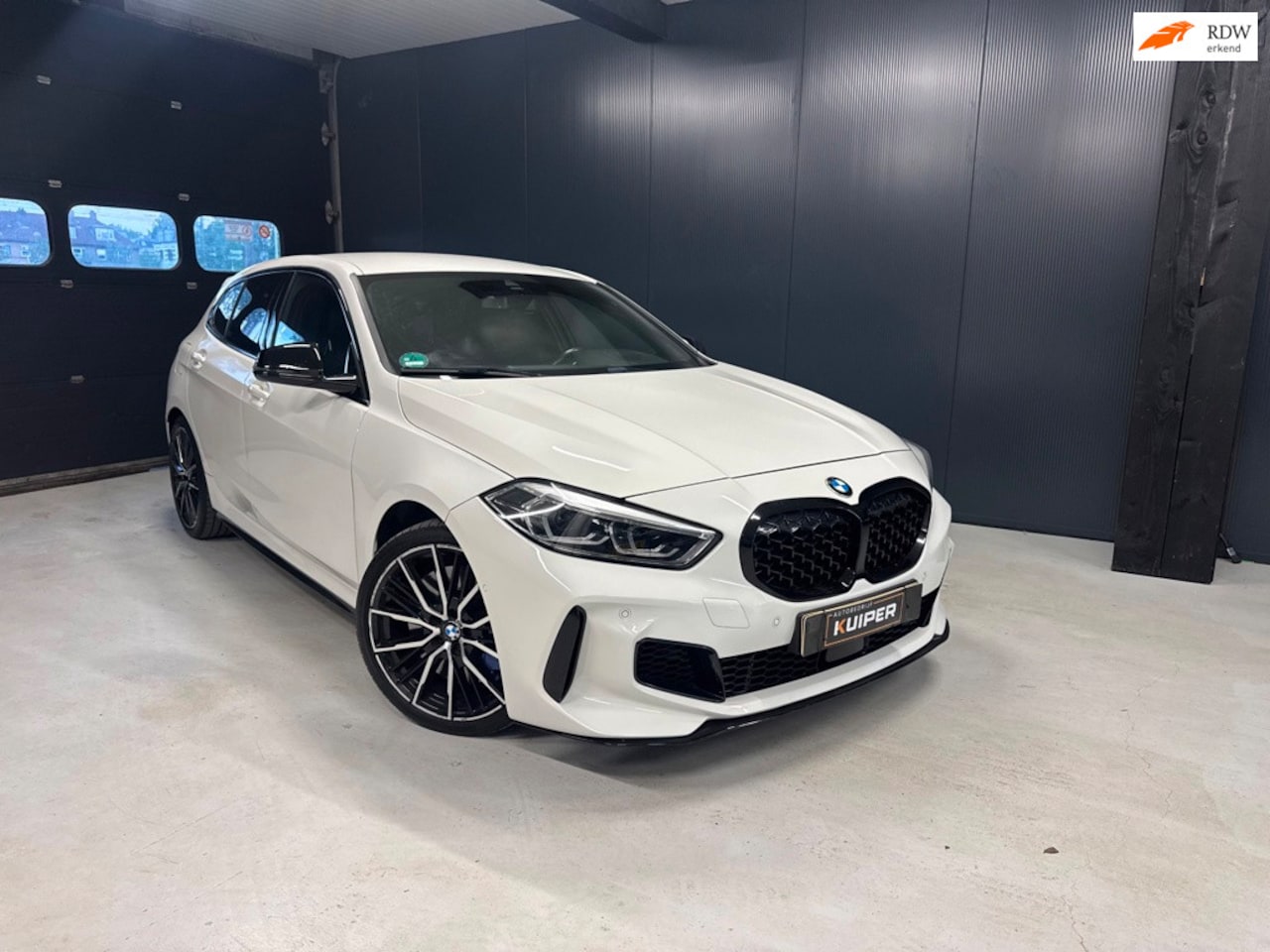 BMW 1-serie - M135i xDrive High Executive M135i xDrive High Executive 306pk - AutoWereld.nl