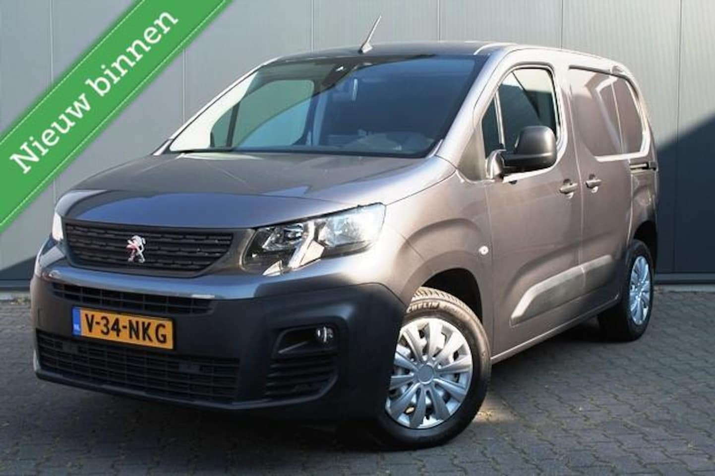 Peugeot Partner - 1.2 PureTech Automaat | Navi | Camera | 2x schuifd. | Marge - AutoWereld.nl