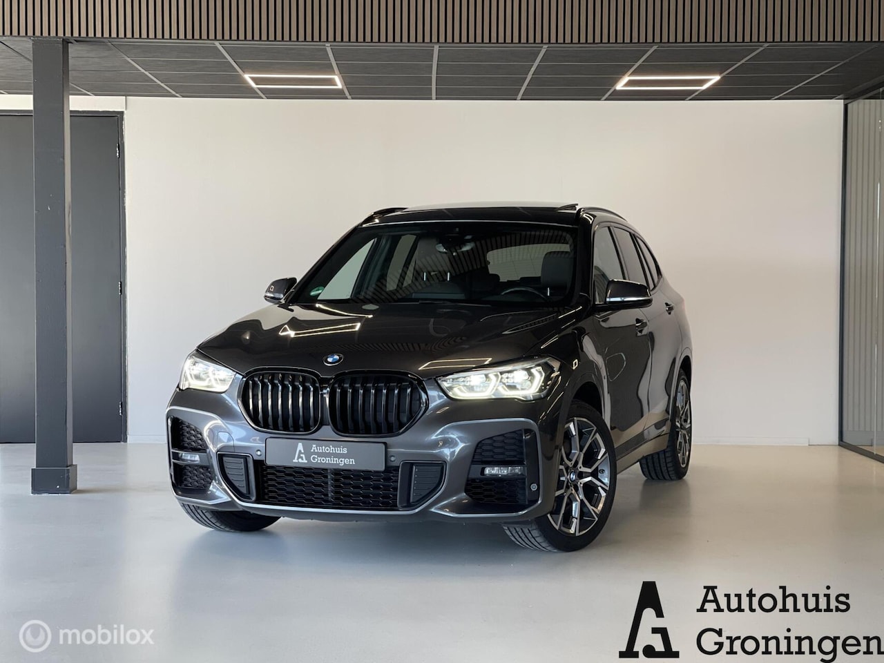 BMW X1 - xDrive25e M Sport | Head-Up | Pano | Trekhaak | Plug-in Hybrid - AutoWereld.nl