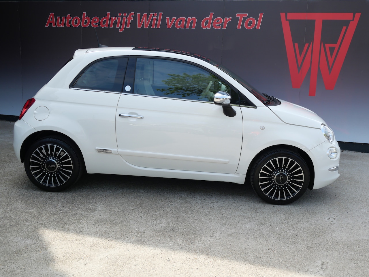 Fiat 500 - 1.2 MIRROR LOUNGE | PANORAMA | CLIMA | CRUISE | U-CONNECT | APK 04-2027!! - AutoWereld.nl