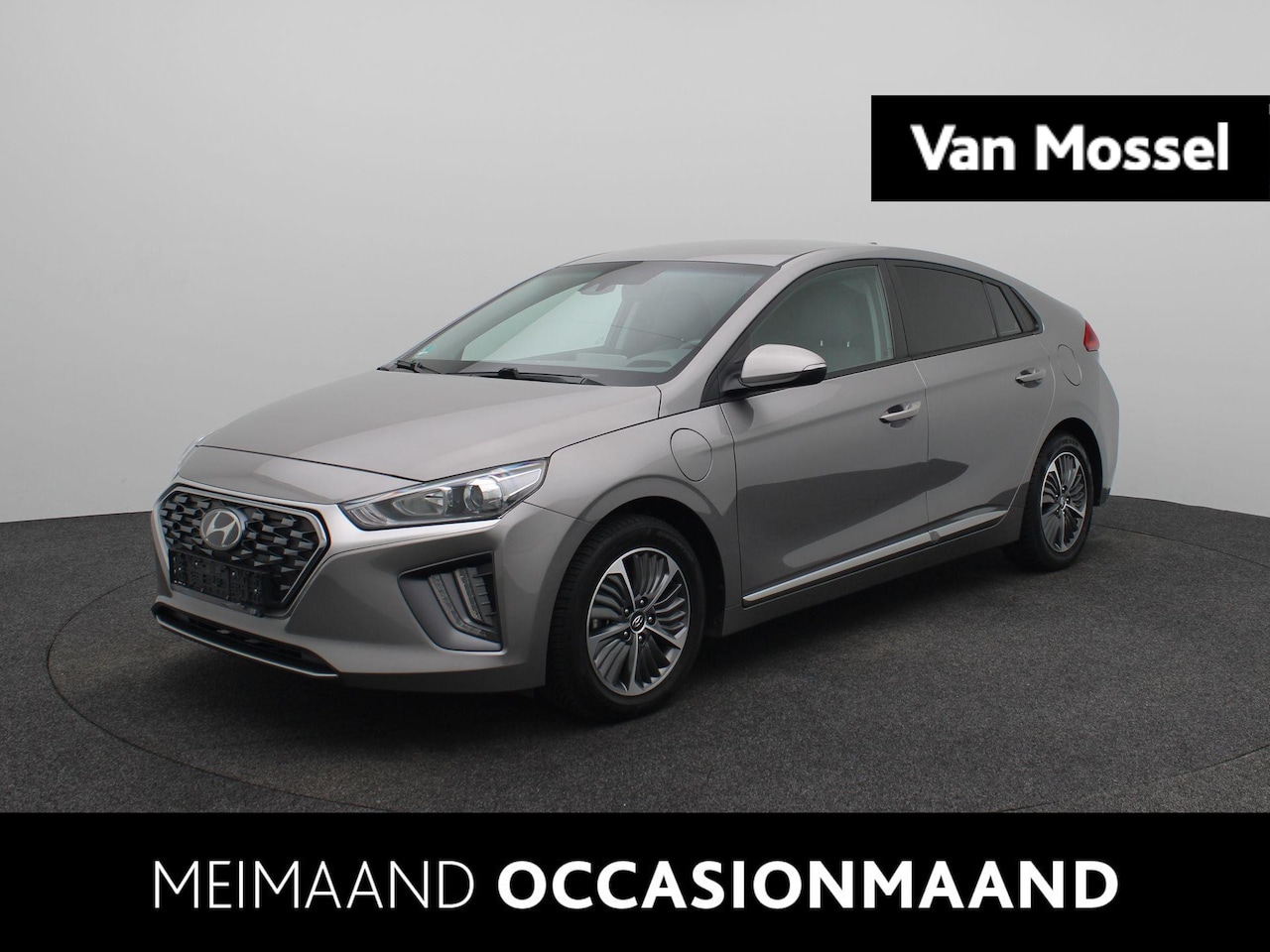 Hyundai IONIQ - 1.6 GDi PHEV Premium Design | Achteruitrijcamera | Stoelverwarming voor en achter | Apple - AutoWereld.nl