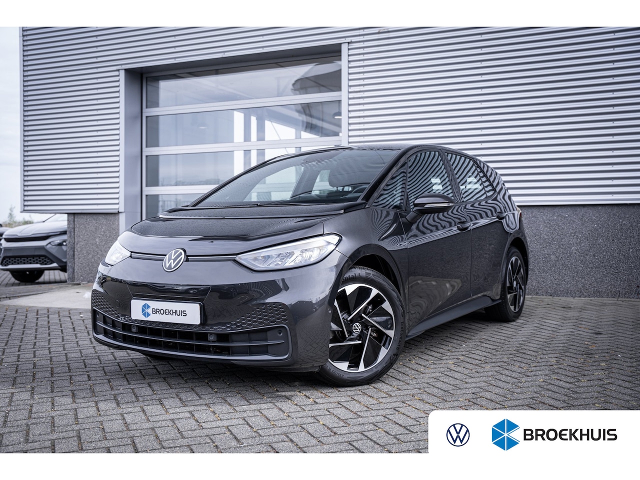 Volkswagen ID.3 - Pure 45 kWh | Achteruitrijcamera | Cruise control adaptief | Voorstoelen verwarmd - AutoWereld.nl