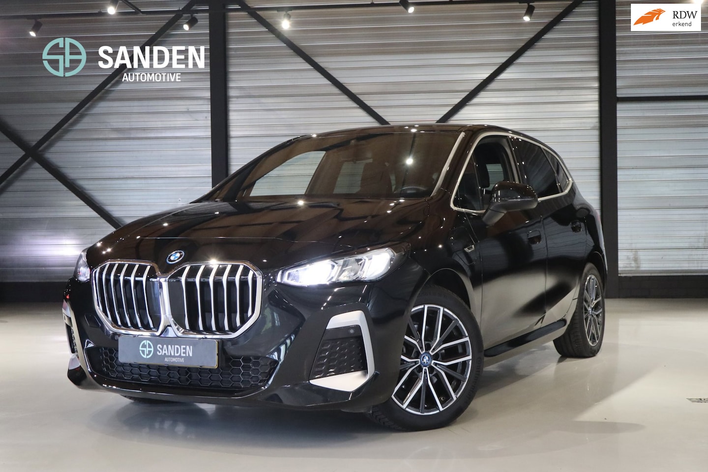 BMW 2-serie Active Tourer - 225e xDrive M Sport|Automaat|Led|Navi|Camera|18 inch - AutoWereld.nl