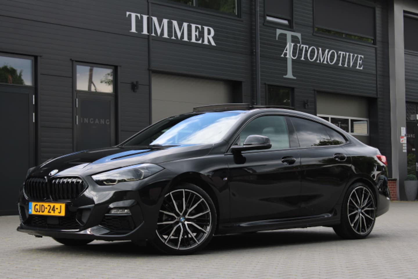 BMW 2-serie Gran Coupé - 218i High Executive M Sport - Schuifdak - 19 Inch - Achteruitrijcamera - Zwarte Gril - Led - AutoWereld.nl