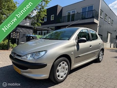 Peugeot 206 - 1.4 X-Design|Automaat|5Deurs|Ruim apk|Nette auto