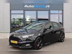 Ford Focus - 2.0 ST-3 250pk Recaro Stoelen Leder, Schuifdak, 1e eigenaar, Ned. auto, Bi- Xenon