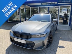 BMW 3-serie Touring - 330e xDrive Panorama Dak / 360 / M Sportpakket / Wide Screen