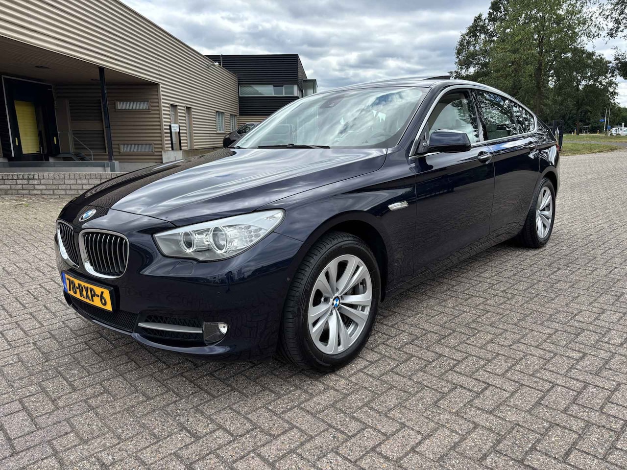 BMW 5-serie Gran Turismo - 535xi High Executive automaat [ pano schuifdak, leer, HUD, camera, xenon ] - AutoWereld.nl