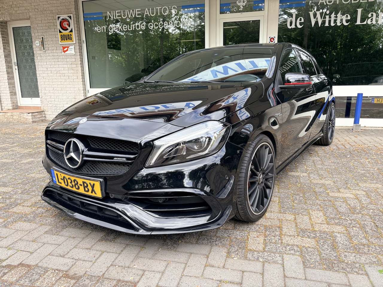 Mercedes-Benz A-klasse - AMG 45 4MATIC AMG Styling/Sportstoelen met memory/Leder verst.baar multifunct. sportstuur/ - AutoWereld.nl