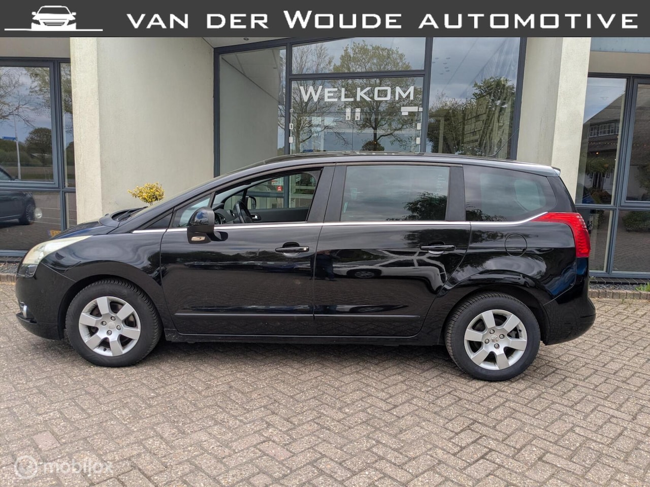 Peugeot 5008 - 1.6 THP Blue Lease Executive 7p. 1.6 THP Blue Lease Executive 7p. - AutoWereld.nl