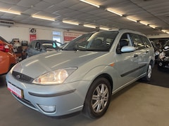 Ford Focus Wagon - 1.6-16V Futura. Nwe apk, geheel dealer onderhouden, lederen bekleding. trekhaak, BT en mee