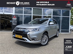 Mitsubishi Outlander - 2.4 PHEV Intense | Trekhaak | Parkeersensoren V+A