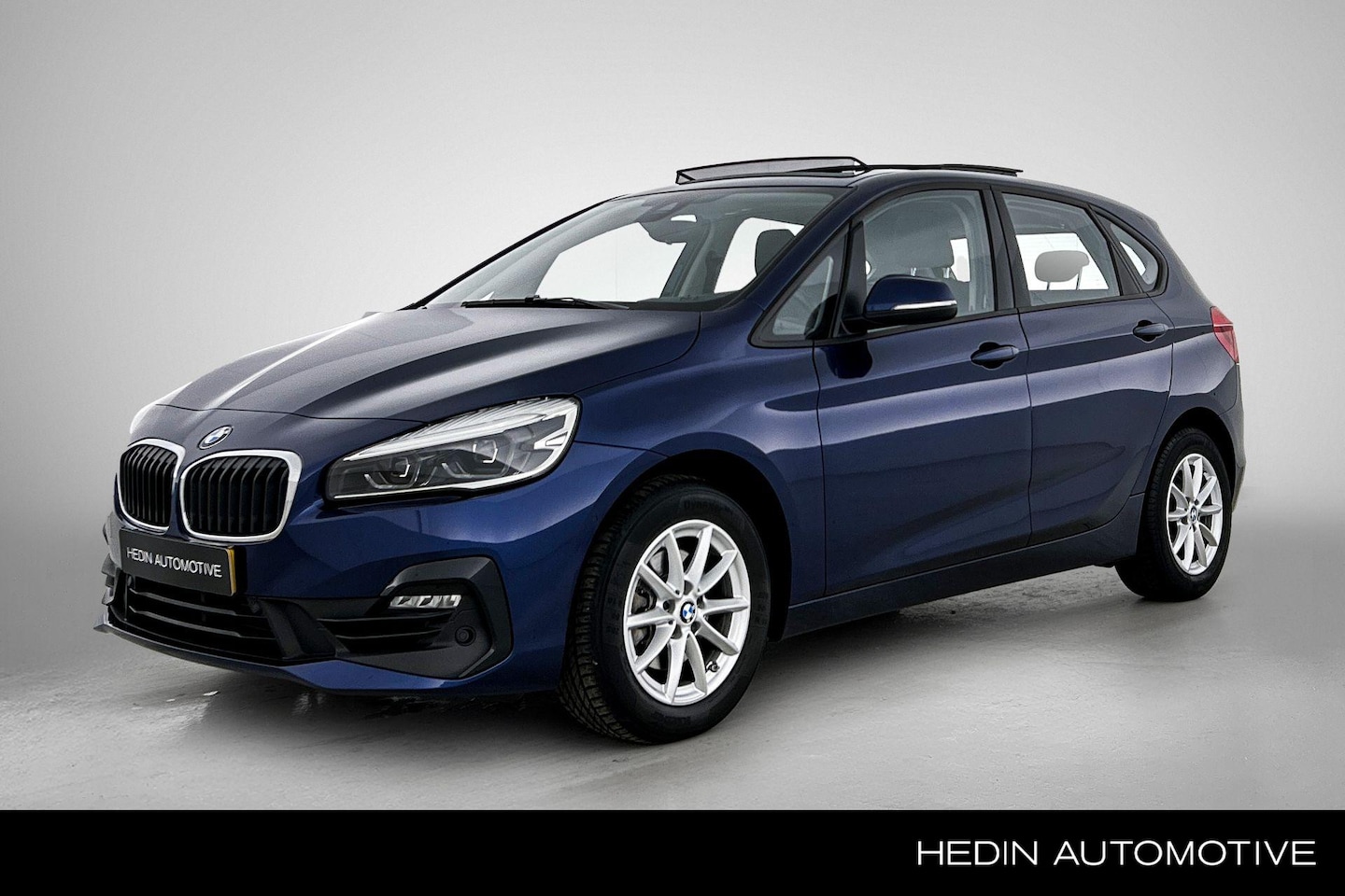 BMW 2-serie Active Tourer - 218i Executive Launch Edition | AUTOMAAT | Navigatiesysteem | Achteruitrijcamera | Climatr - AutoWereld.nl