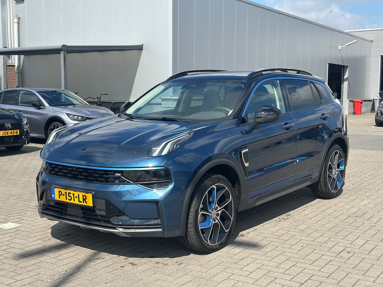 Lynk & Co 01 - 1.5 Panorama Dak | 20" Lichtmetaal | Parkeersensoren Voor + Achter | Carplay | Elek. Stoel - AutoWereld.nl