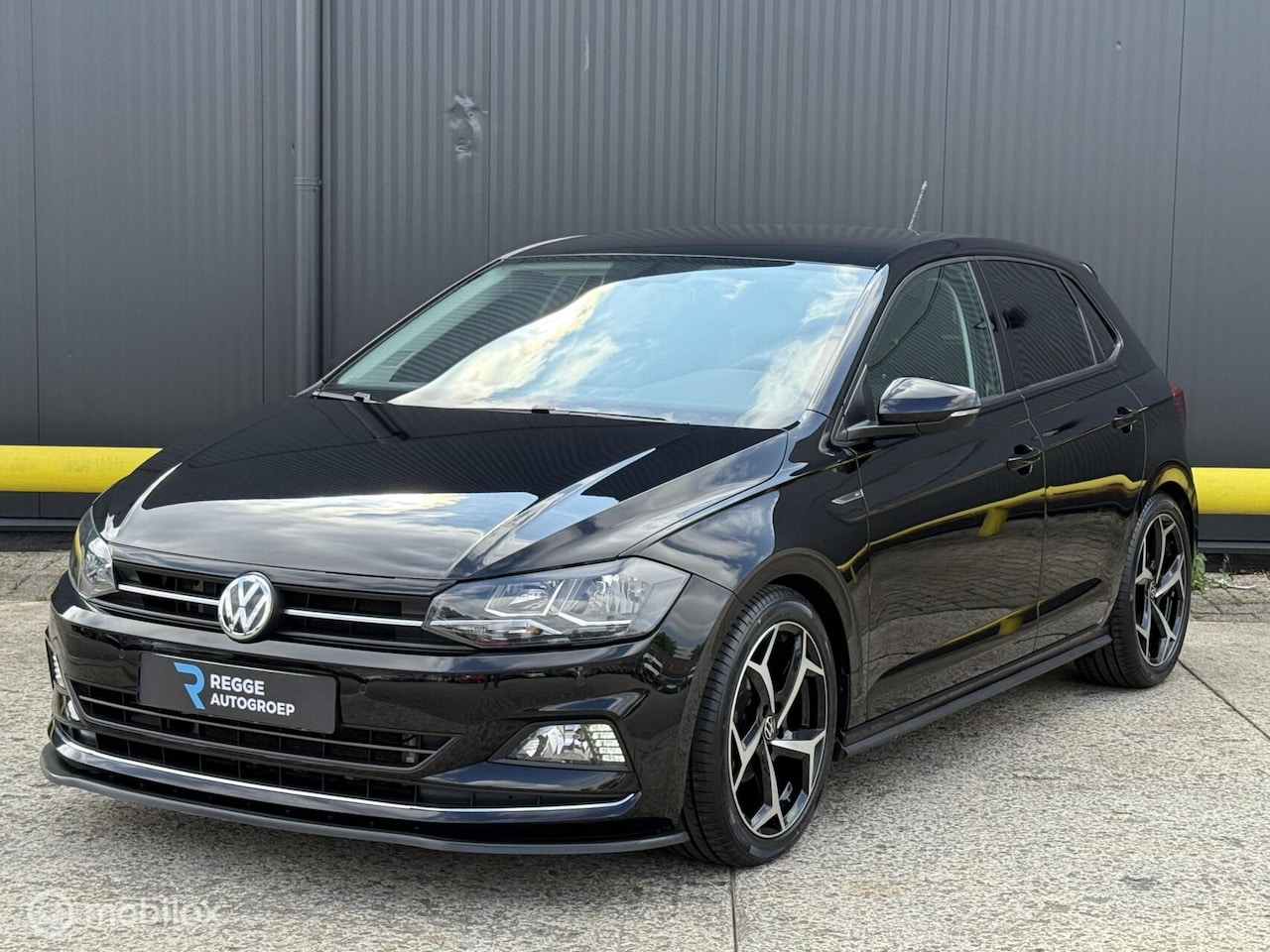 Volkswagen Polo - 1.0 TSI R-Line ACC | PDC | SPORTONDERSTEL - AutoWereld.nl
