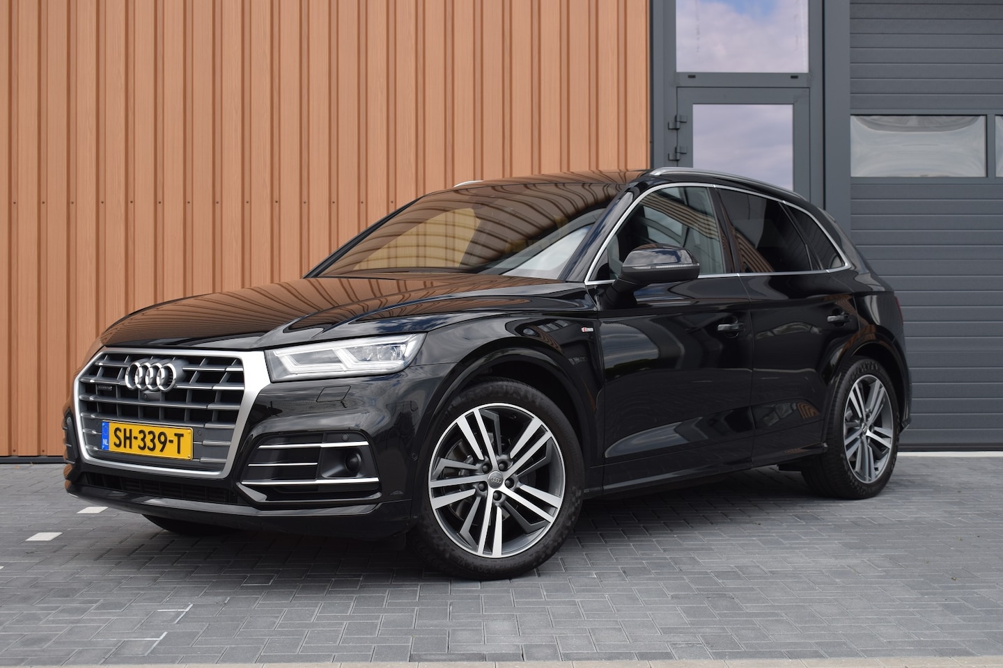 Audi Q5 - 2.0 TFSI 252pk Quattro S-line | Luchtvering | Pano | Leer | Trekhaak | B&O - AutoWereld.nl