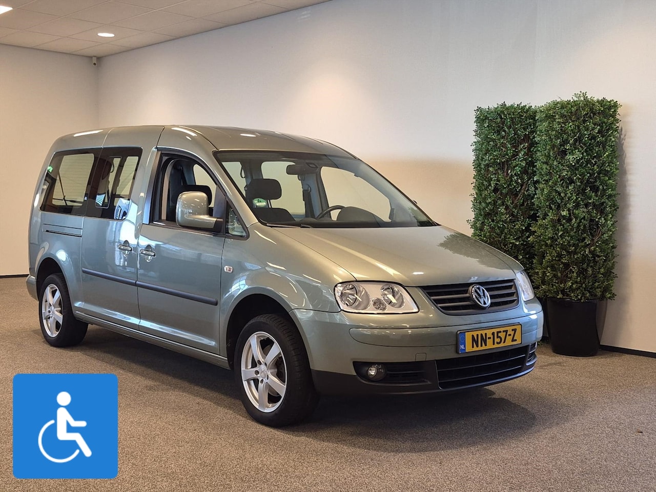 Volkswagen Caddy Maxi - Rolstoelauto 5+1 - AutoWereld.nl