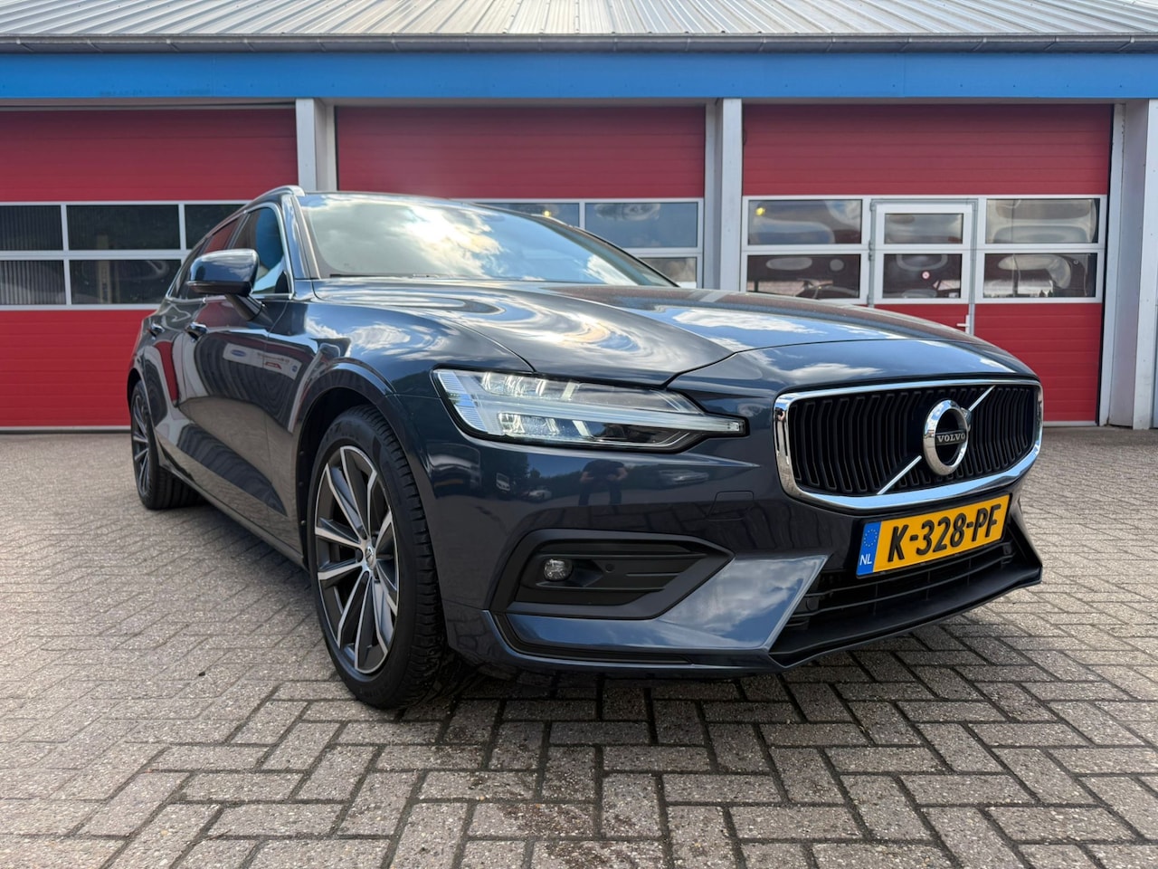 Volvo V60 - 2.0 B5 250 PK | Inscription | Navigatie | Full LED | - AutoWereld.nl