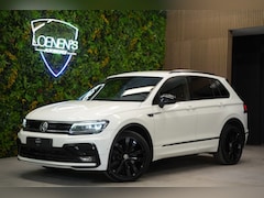 Volkswagen Tiguan - 2.0 TSI 4Motion 3x R-Line / Trekhaak / Camera / CarPlay / 20 inch