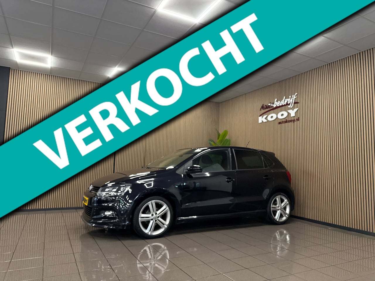 Volkswagen Polo - 1.2 TSI R-Line * 1e Eig / Panoramadak / Navigatie / Xenon / 57.445 km + NAP * - AutoWereld.nl
