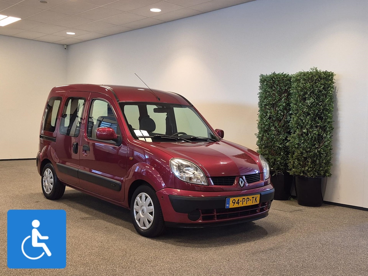 Renault Kangoo - Rolstoelauto 3+1 Incl draaistoel (airco) - AutoWereld.nl