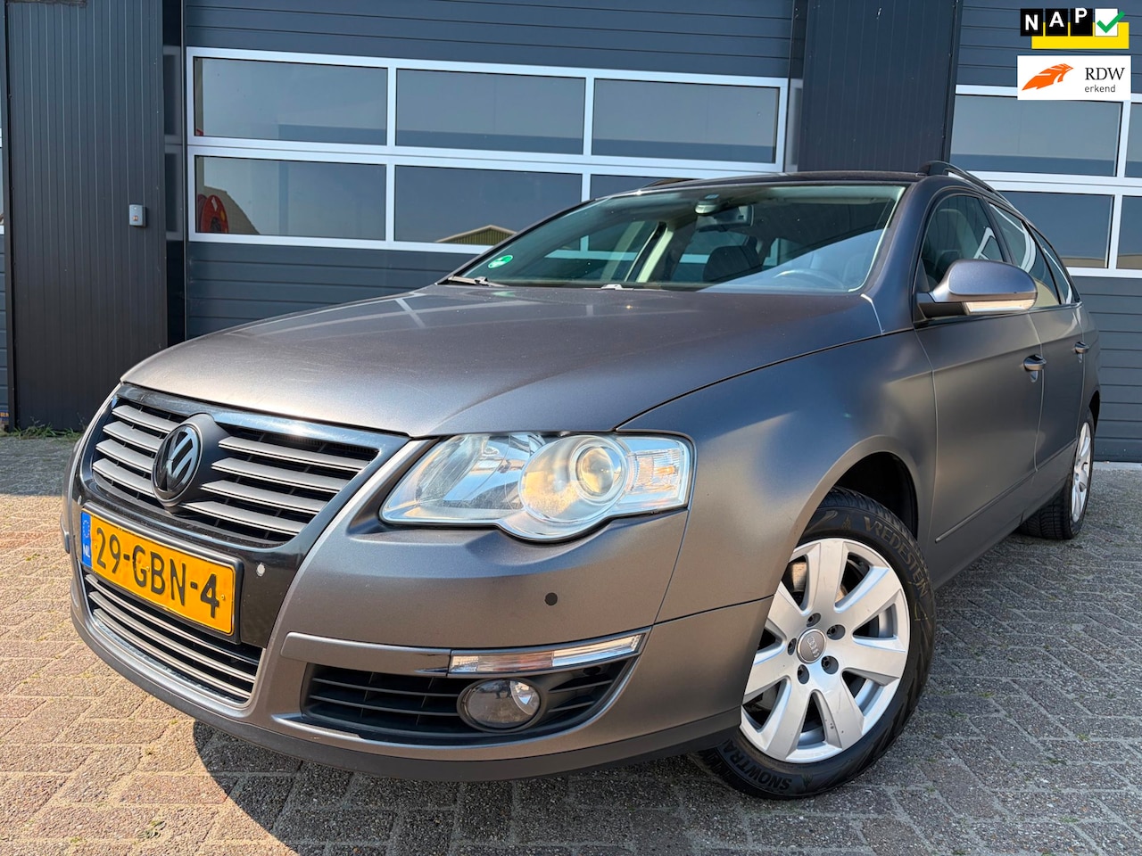 Volkswagen Passat Variant - 1.6|Airco|Cruise control!!| - AutoWereld.nl